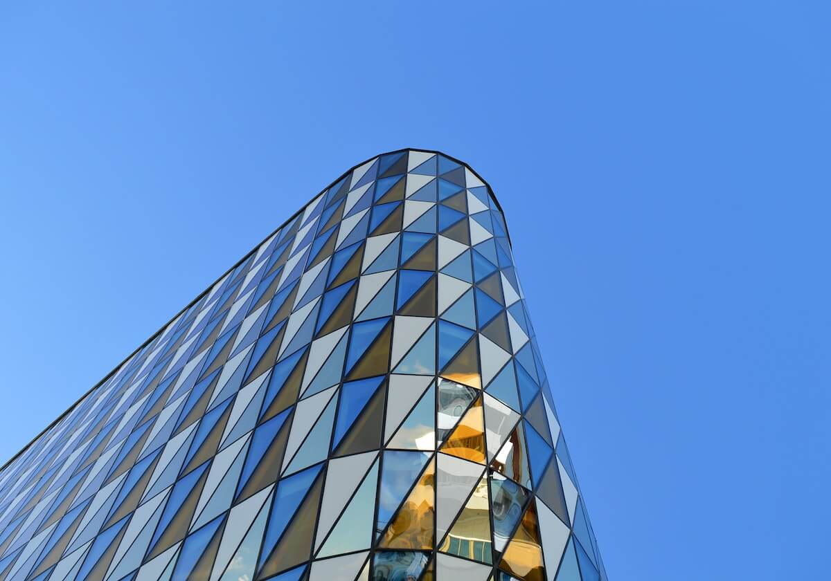 樊振东蛇年最后一战！德甲联赛赢1场输1场，单打逆袭、双打惜败